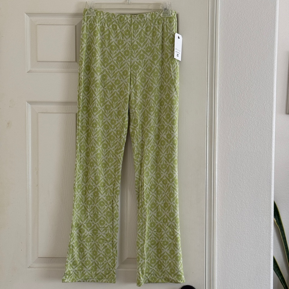 Billabong green patterned women’s pants